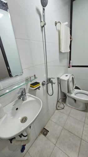 OFV3C3 🏡 Nhà Mặt Phố, Vỉa Hè Rộng, Kinh Doanh Lý Tưởng, Ban Công View Đẹp - 3