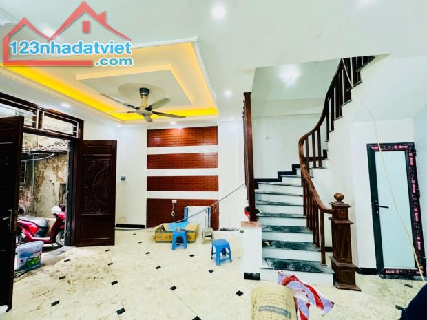 🏠 **Mặt Bằng Đẹp – Địa Thế Vàng – Gía Cực Hấp Dẫn!* Tây Trà 100m2 x 3 Tầng ,chỉ 16 tỷ - 3