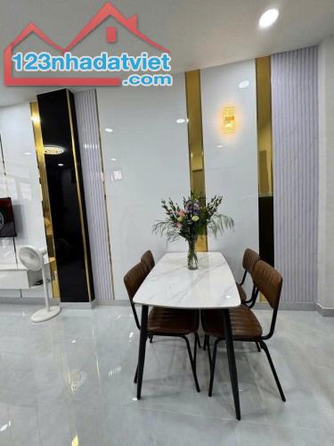 --Bán nhà hẻm 888 Lạc Long Quân, phường 8 Tân Bình; 69m2, 2 tầng - 3