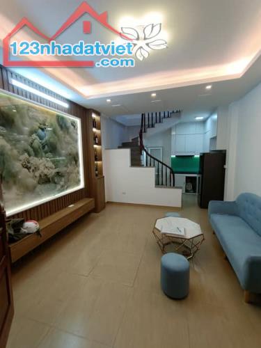 LRGLLS 🏠 Nhà 5 Tầng, Nội Thất Đẹp, Tiện Ích Đầy Đủ, Gần Bãi Gửi Xe