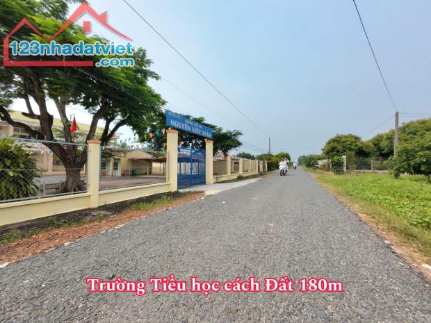 Ngộp đậm sâu đất thị xã Hòa Thành hơn 160m2 full thổ cư sổ đường 10m chỉ 4xxtr