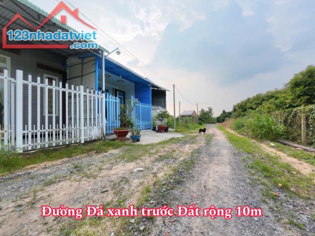 Ngộp đậm sâu đất thị xã Hòa Thành hơn 160m2 full thổ cư sổ đường 10m chỉ 4xxtr - 2