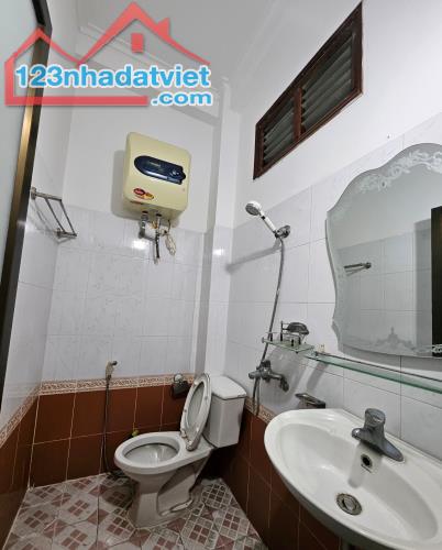 duy nhất!  bán nhà phố Dịch Vọng , Cầu Giấy ,dt 65m2,4T, gần Phố,lô góc  nhỉnh 10 tỷ - 4