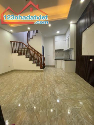 Bán nhà 26m², 3 tầng, 2 phòng ngủ, Vĩnh Hưngi, 2.54 tỷ