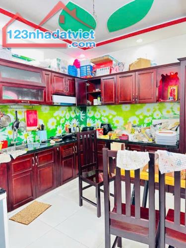 Bán nhà mặt tiền An Dương Vương, P13, Q6, 72m2, 3 tầng, ngang 5m, giá 7,95 tỷ (tl) - 2