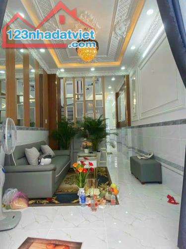 NHÀ MỚI ĐÓN TẾT, HUỲNH TẤN PHÁT, THỊ TRẤN NHÀ BÈ. DT: 56M2 - 2 TẦNG HOÀN CÔNG - NỘI THẤT