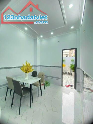 NHÀ MỚI ĐÓN TẾT, HUỲNH TẤN PHÁT, THỊ TRẤN NHÀ BÈ. DT: 56M2 - 2 TẦNG HOÀN CÔNG - NỘI THẤT - 2