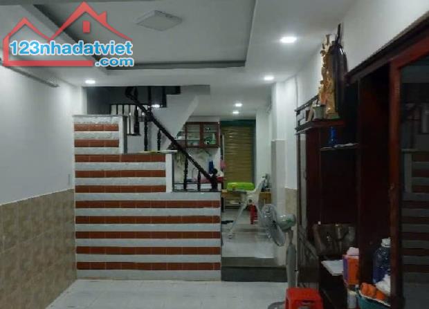 CẠNH CHỢ TÂN BÌNH, 36M2, 3 TẦNG MỚI ĐẸP, HẺM RỘNG THOÁNG, CHỈ 3,7 TỶ