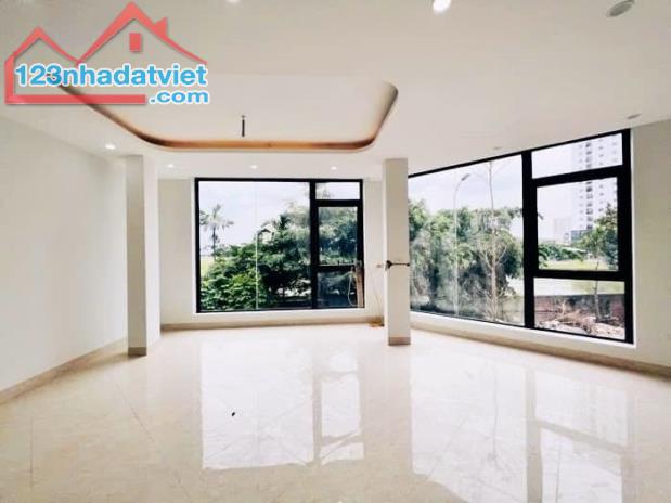 Bán nhà Hưng Thịnh, lô góc 3 thoáng, vỉa hè ô tô tránh, 6T hiện đại, 60m², View CV Yên - 2