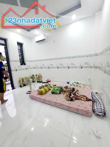 80M2 NHỈNH 5 TỶ - 2TẦNG - HẺM 6M THÔNG - VỪA Ở VỪA KD - SÁT MẶT TIỀN MÃ LÒ BÌNH TÂN - 5