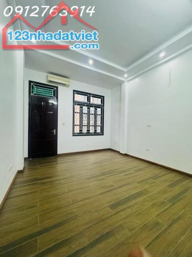 1 CĂN DUY NHẤT, 11.9 TỶ CÓ NGAY NHÀ LÁNG, 5T, 40M2, Ô TÔ 7 CHỖ ĐỖ CỬA - 2