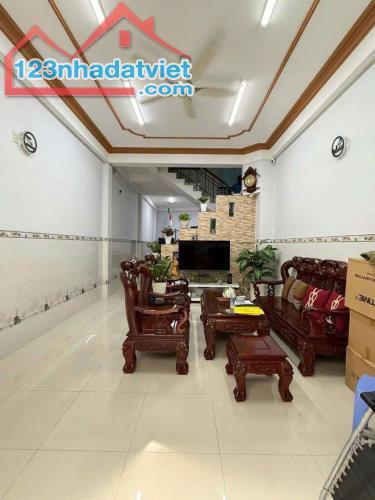 Bán Gấp Nhà 3 Tầng 81m2(4.5*18.5) Ngay Trung Tâm Tân Bình Gần Sân Bay Chỉ 8 Tỷ