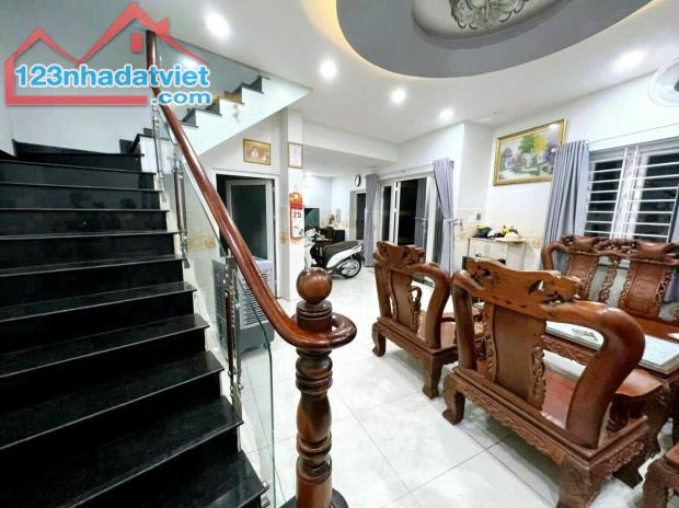 Bán Nhà Phố 49M2, Linh Trung, Thủ Đức - Sát Mặt Tiền Hoàng Diệu 2