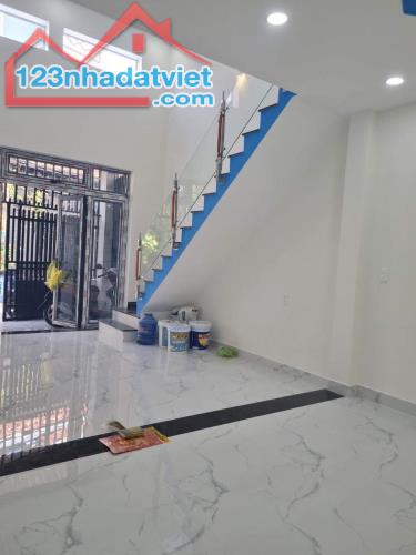 Nhà Phố 50M2, Ngay Tân Phú, Thủ Đức - Hẻm Xe Hơi - Chỉ 3.35 Tỷ TL - 4