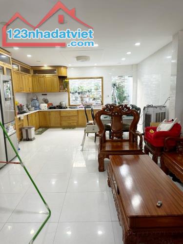 Mặt tiền kinh doanh Trịnh Quang Nghị 5x24 chỉ 11 tỷ - 2