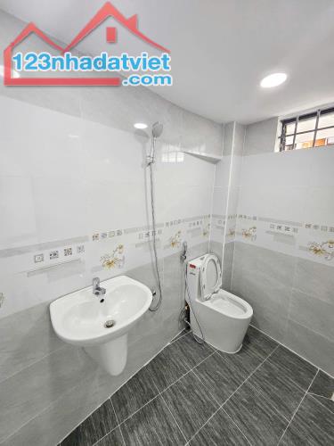 Nhà nhỏ 3 tầng hẻm thông đường Hưng Phú P9Q8. Giá 1,68 tỷ bớt lộc - 4