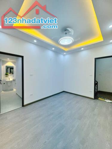 L3MPA3 🏠 Nhà 4 Tầng Mới Kính Coong, Nội Thất Hiện Đại, Gần Phố Lò Đúc, Giá 5.9 Tỷ - 4