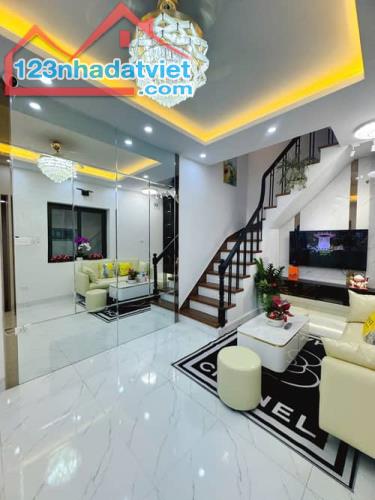 L3MPA3 🏠 Bán Nhà Mới Tinh, 4 Tầng, Nội Thất Hiện Đại, Gần Phố Lò Đúc, Giá Chỉ 5.9 Tỷ - 3