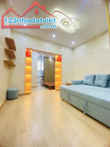 BÁN CĂN HỘ TẬP THỂ TRIỀU KHÚC NHƯ MỚI DT40M2 - CHỦ TẶNG FULL NỘI THẤT - GIÁ CHỈ HƠN 1  TỶ