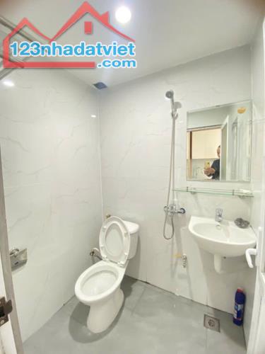 BÁN CĂN HỘ TẬP THỂ TRIỀU KHÚC NHƯ MỚI DT40M2 - CHỦ TẶNG FULL NỘI THẤT - GIÁ CHỈ HƠN 1  TỶ - 3