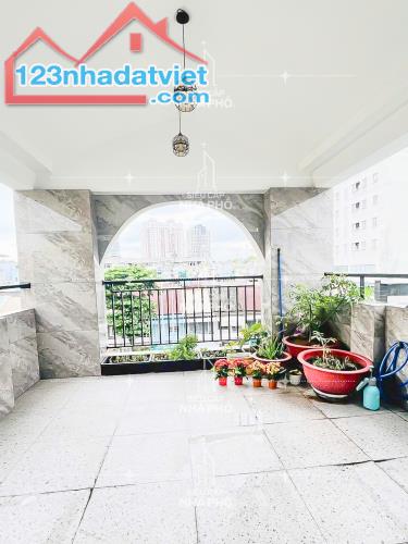 1 CĂN DUY NHẤT - MẶT TIỀN NGUYỄN BIỂU Q5 - GIÁ CHỈ BẰNG NỬA GIÁ THỊ TRƯỜNG - 92M2 - 4 TẦNG - 5