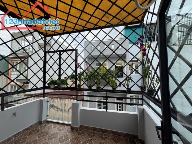 Nhà Bán - Chiến Lược - Bình Tân - 2 Tầng - Xe Hơi Đỗ Cửa - DTS 90m2  - 3.7 tỷ TL - 1