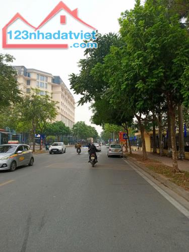 89m2, 50tr/m2, Phố Hoàng Minh Đạo, Long Biên, Chung cư, Ô tô.