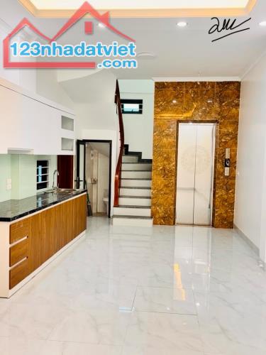 Bán nhà Nguyễn Đổng Chi - 6 tầng thang máy - 1 nhà ra phố ô tô tránh. - 1