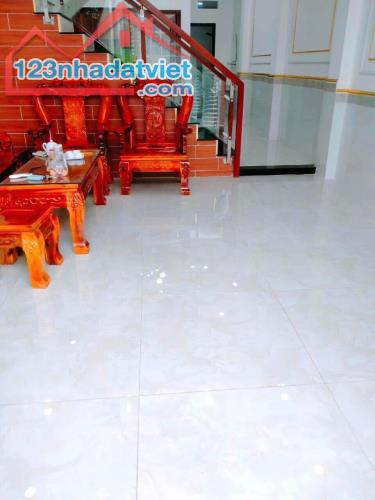 Nhà mới sổ riêng gần chợ gần trường học vài bước chân p.Long Bình Tân - 2