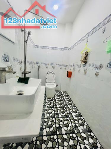 110tr/m2 nhà mặt tiền đường 14m khu VIP Tân Phú 64m2 3 tầng không lộ giới không quy hoạch - 2