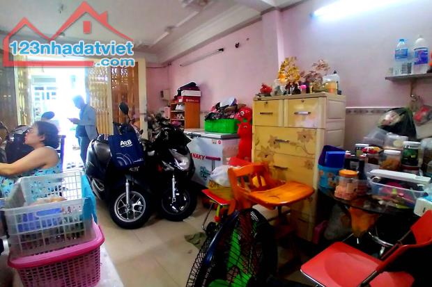 Bán nhà hẻm 4m, Trần Bá Giao, Gò Vấp, 37.4 m² (4.5 x 10m), 2 tầng - Giá 4.96 tỷ TL