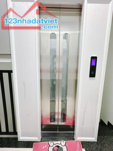 Bán nhà mới mặt tiền Nguyễn Biểu Q5, thang máy, gara oto, 92m2[4×23] 4tang 6PN. Chỉ 17.8TY - 1