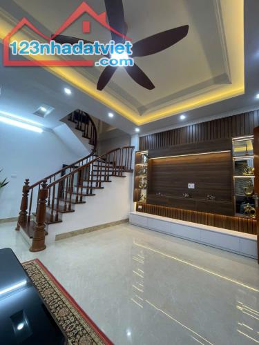 - BÁN NHÀ SIÊU PHẨM TRẦN CUNG  32M2 ,MT 4M , 5TẦNG GIÁ CHỈ 6,5 TỶ LH :0989326141 - 2