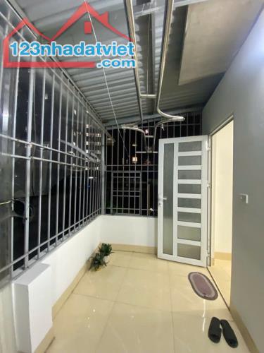 Khương Trung - dân xây - gần phố - gần trường 28m2 4 tầng 4,38 tỷ - 4