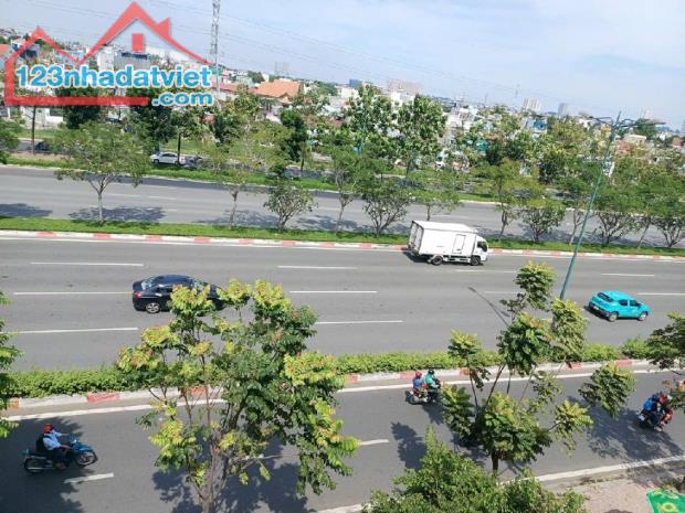 MẶT TIỀN PHẠM VĂN ĐỒNG, KINH DOANH ĐA NGÀNH, 4 TẦNG, NGANG CHUẨN 6M, CHỈ 15 TỶ.