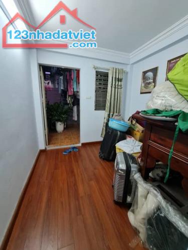 NTJ94R 🏠 Nhà 5 Tầng Minh Khai, Đang Cho Thuê 11 Triệu/Tháng, Ở Ngay, Giá Chỉ 5.25 Tỷ - 3