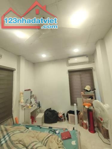 DYIRLL 🏠 Nhà Minh Khai, Lô Góc, Gần Ô Tô, 35m², 3 Tầng, Giá Chỉ 5.5 Tỷ - 1