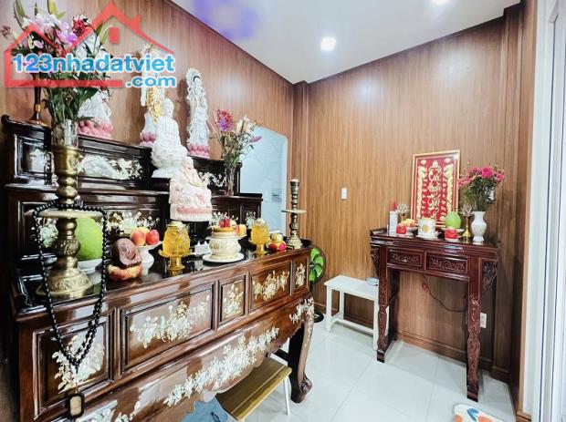 Bán nhà mặt tiền Nguyễn Biểu, P1, Q5, 92m2, 4 tầng, giá cực rẻ, chỉ nhỉnh 17 tỷ - 4