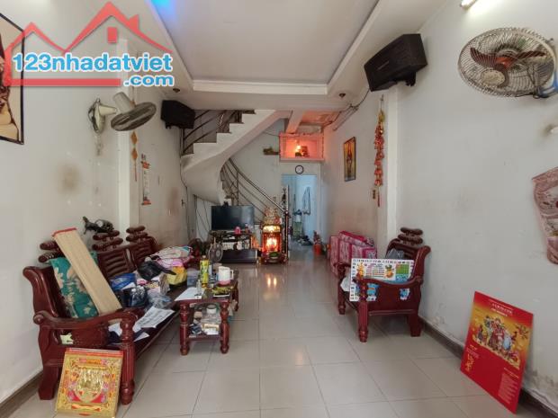 🏠Bán nhà P.4, Q.8, 40m², 2 tầng, 2PN, 1WC, 3.8 tỷ 🏠