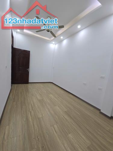 Bán nhà 40m2x5T Vạn Phúc-Hà Đông, gần đg Vạn Phúc, CC Godlsilk. đg ôtô vào. Lh 0984672007 - 4