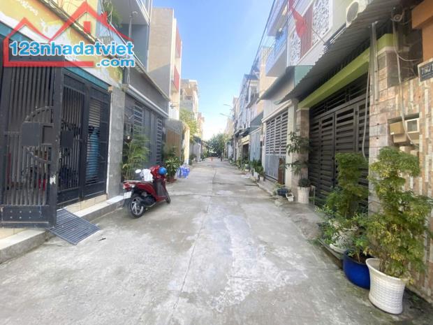 Nhà Đẹp ở ngay, khu P lô Đồng Bộ, Nguyển duy Trinh Q9, dtsd 208m2, giá chỉ 5.4 tỷ