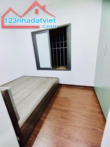 Cần bán căn hộ Tập thể Nguyễn Công Trứ, 80m2, 3pn, Full nt. Nhỉnh 3 tỷ - 4