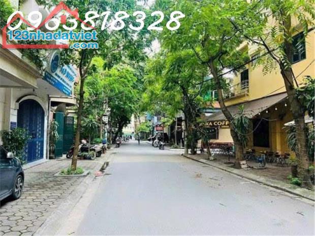 Bán nhà hiếm đẹp Phố Lê Văn Lương, Hoàng Ngân, Trung Hoà, Cầu Giấy, ô tô đỗ cửa, vào nhà,