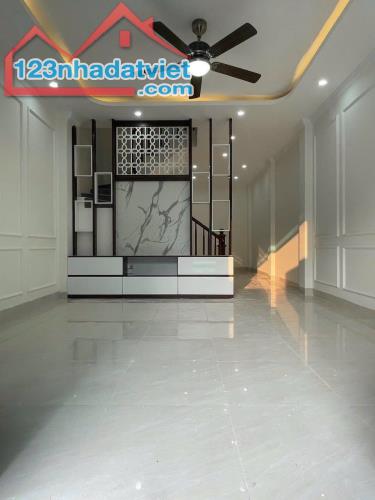 ĐỊNH CÔNG THƯỢNG - HOÀNG MAI - 55M2 x 4T - 12.8 TỶ - TRƯỚC NHÀ Ô TÔ DỪNG ĐỖ - 2