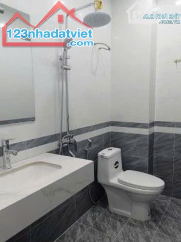 Bán nhà mới xây Vĩnh Quỳnh Thanh Trì DT40*5Tầng, ô tô vào giá chỉ 5.x tỷ ở ngay - 1