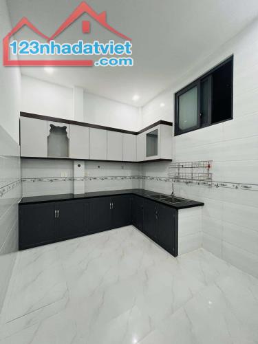 BÁN NHÀ  🏘️ MẶT TIỀN NGUYỄN ẢNH THỦ - GẦN CHỢ HIỆP THÀNH - Q12. ❗(4*17) == GIÁ 5.2 tỷ - T - 3