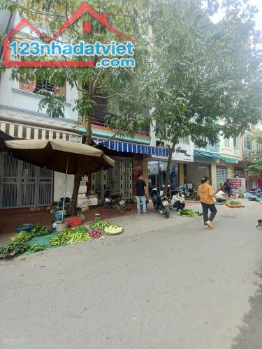 Bán nhà Thanh Xuân, kinh doanh,  10 m ra mặt Phố Quan Nhân,DT 30, 5 m2, 5 tầng, MT 4,2m , - 2