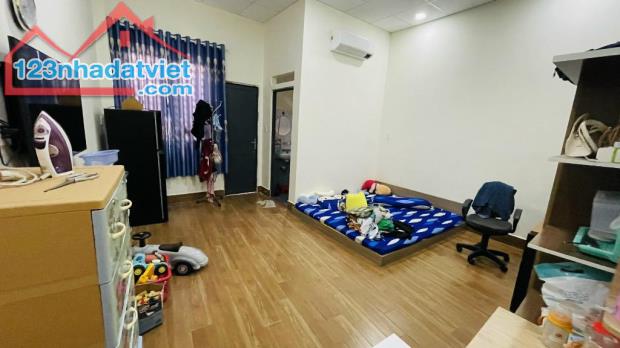 (Hiếm) Ngang 5.6m Bề Thế, 66m2, Chỉ 4.6 Tỷ Thương Lượng, Hoàn Công Đủ, Lê Văn Khương – - 2