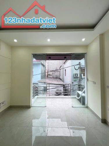 HIẾM BÁN NHÀ MINH KHAI, Ở LUÔN, SÂN CỔNG ĐỂ CHỤC MÂM CỖ, 50M2 GIÁ CHỈ 8,5 TỶ - 3