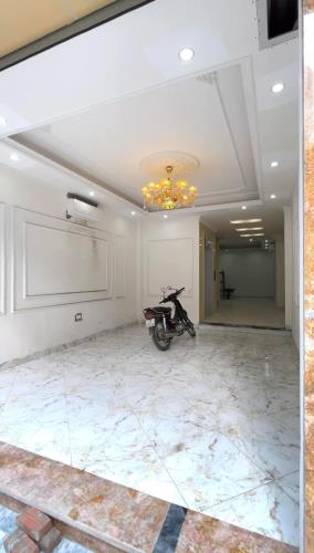 Bán nhà ngõ 247 Hoàng Quốc Việt, Cầu Giấy, 61m2, ô tô, vỉa hè, 15 tỷ hơn